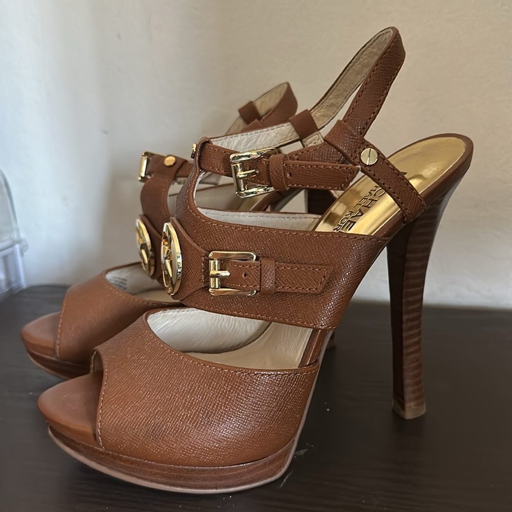 Michael Kors Nellie Platform Heel - Size 7